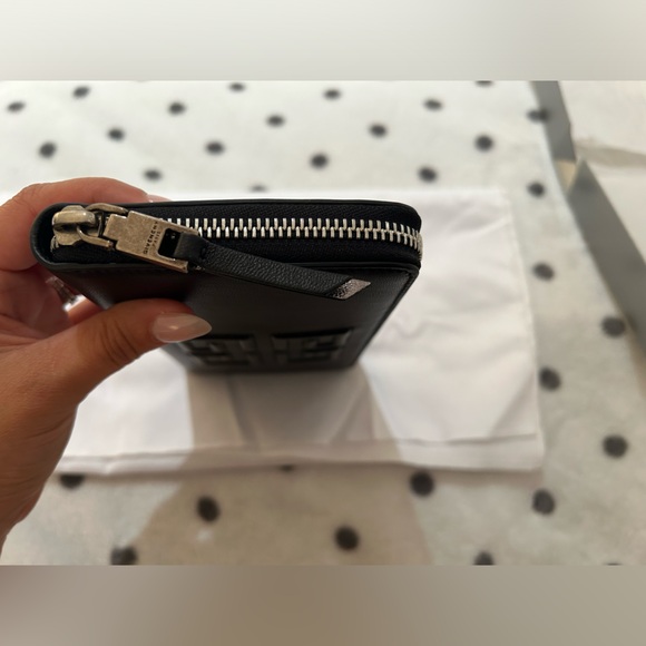 Givenchy Black Wallet - Picture 4 of 4